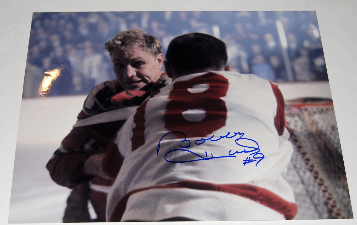 BOBBY HULL signed (CHICAGO BLACKHAWKS) Hockey 11X14 photo W/COA *GOLDEN JET* #1