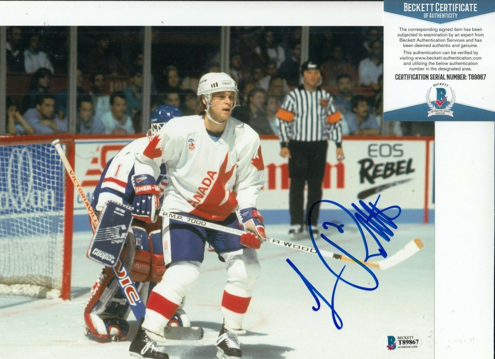 LUC ROBITAILLE signed (LOS ANGELES KINGS) Hockey 8X10 photo BECKETT BAS T89867