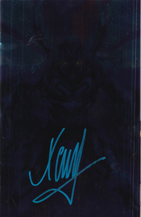 XOLO MARIDUENA signed (BLUE BEETLE) #1 Foil cover Comic Book BECKETT BAS BV13214