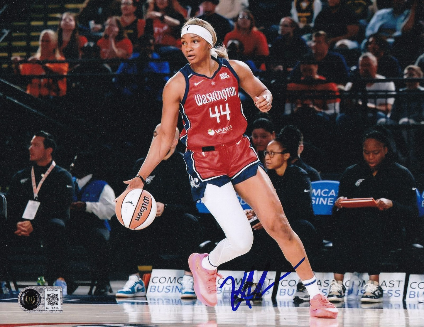 KIKI IRIAFEN signed (WASHINGTON MYSTICS) WNBA basketball 8x10 BECKETT BY085501