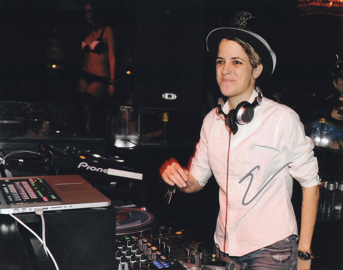 Samantha Ronson DJ Built This Way Signed 8x10 Photo w/COA #2