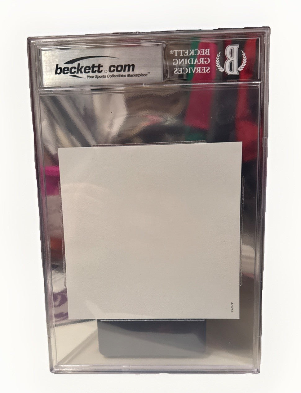 TAYLOR SWIFT signed (Showgirl) CD 5x5 BECKETT Encapsulated BAS 00019288567