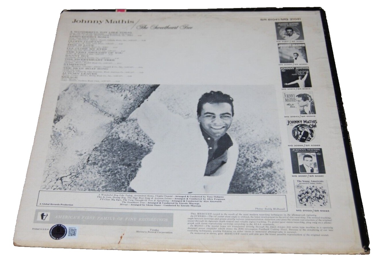 JOHNNY MATHIS signed THE SWEETHEART TREE Vinyl Album Record BECKETT BAS BM02719