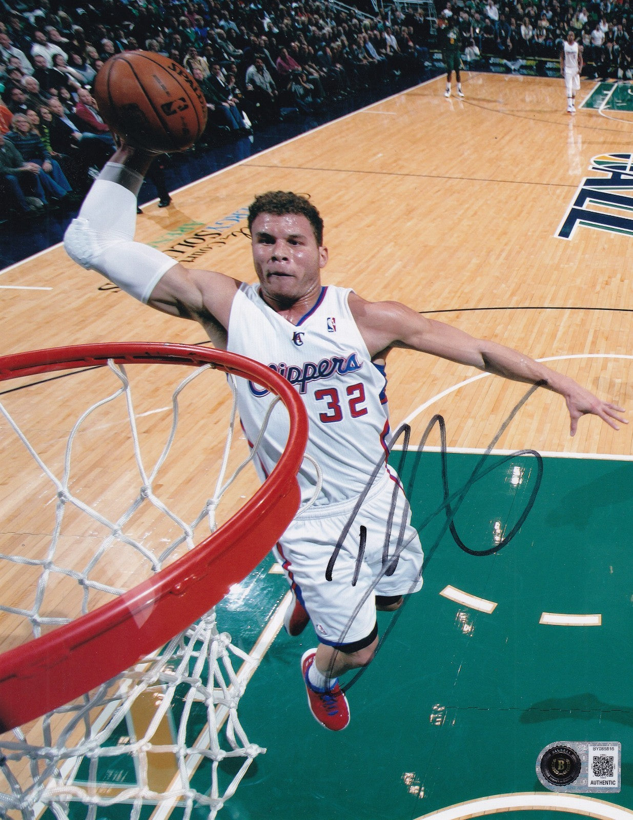 BLAKE GRIFFIN signed (LOS ANGELES CLIPPERS) basketball 8x10 BECKETT BY085816