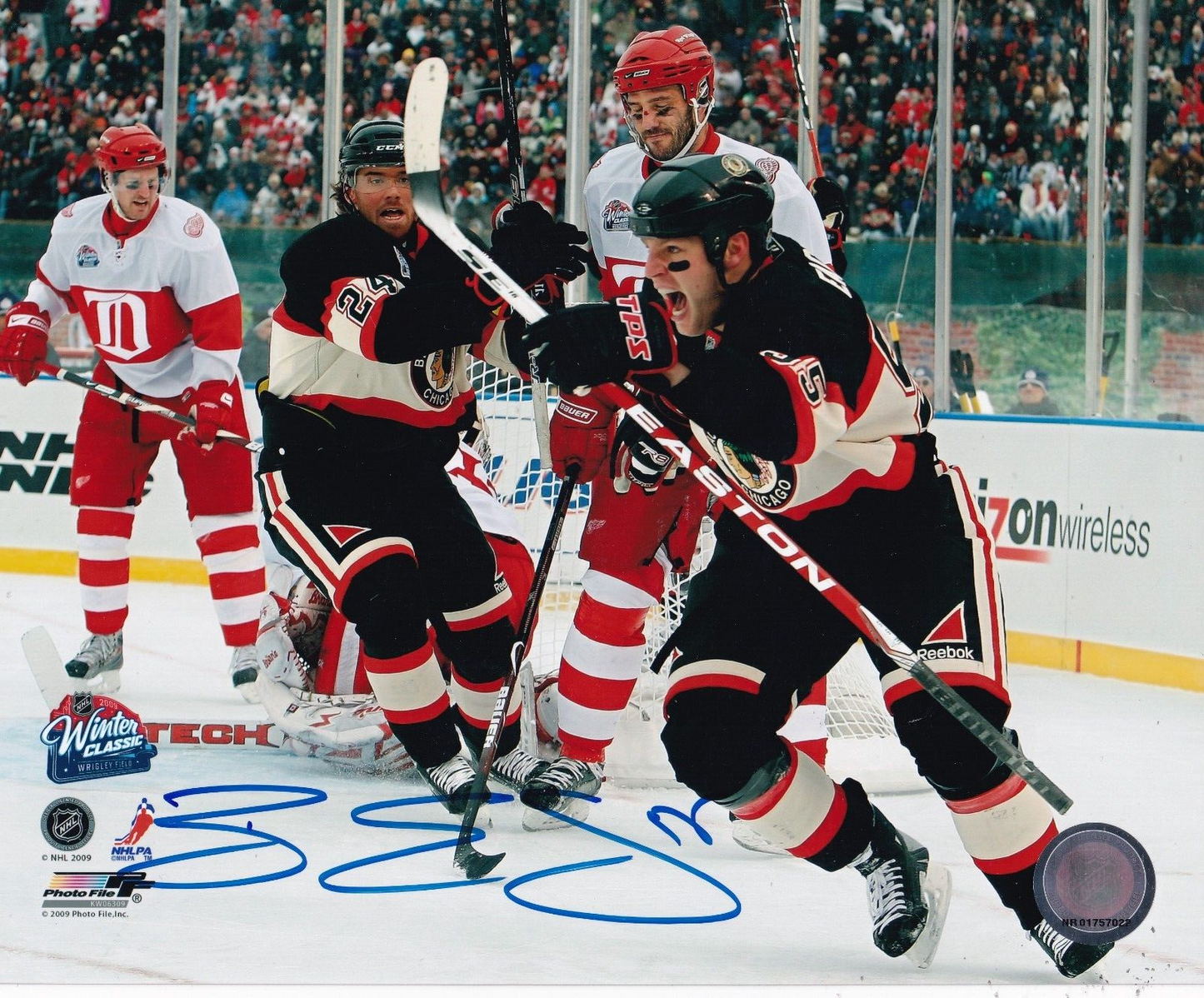 BEN EAGER signed (CHICAGO BLACKHAWKS) autographed HOCKEY 8X10 photo W/COA #1