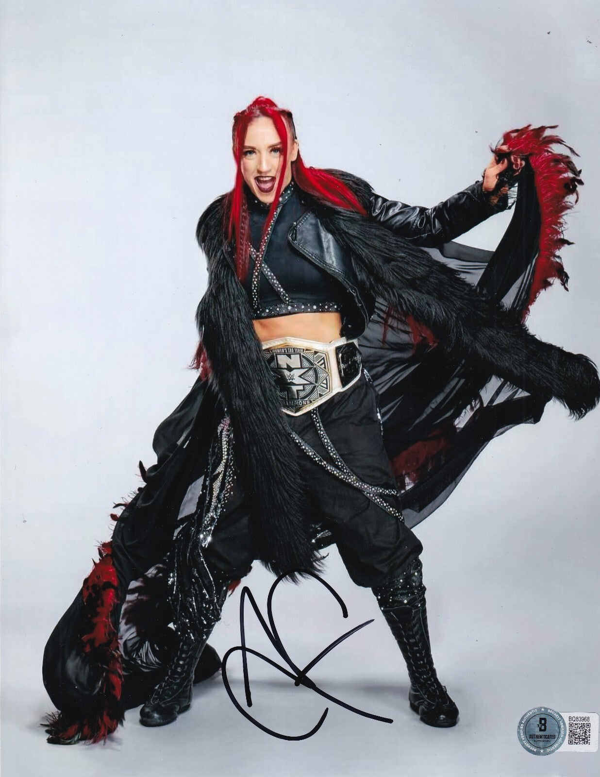 ALBA FRYE signed (WWE) WRESTLING DIVA Smackdown NXT 8X10 BECKETT BQ83968
