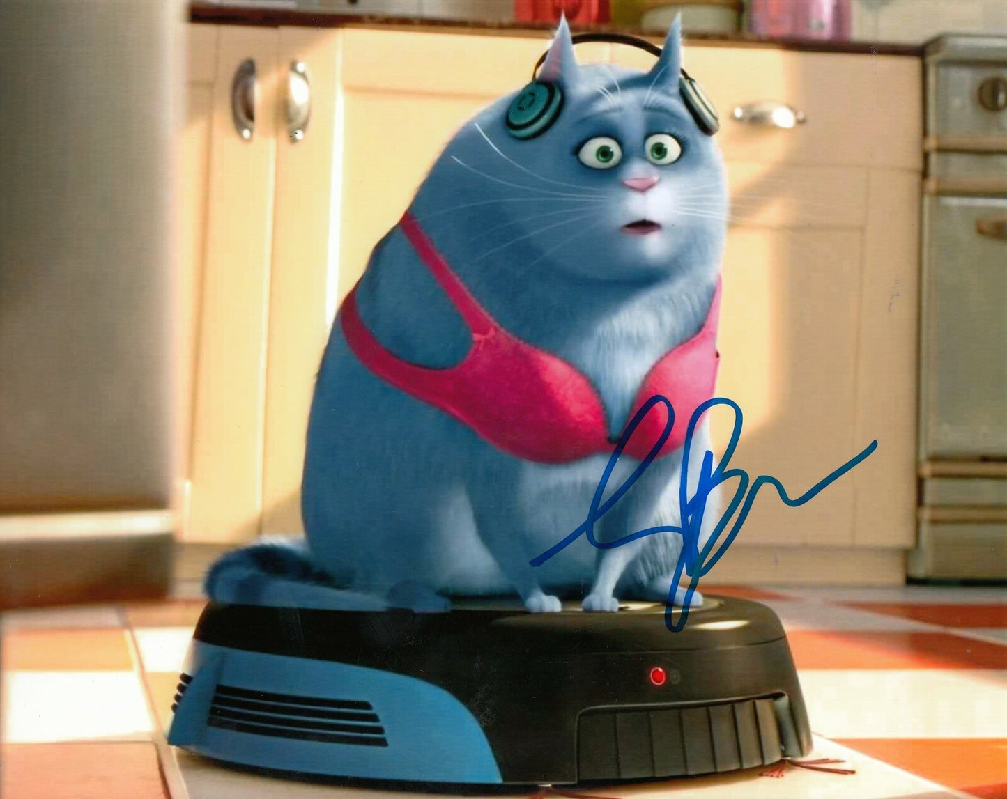 LAKE BELL signed (THE SECRET LIFE OF PETS) Movie 8X10 photo *CHLOE* W/COA #4