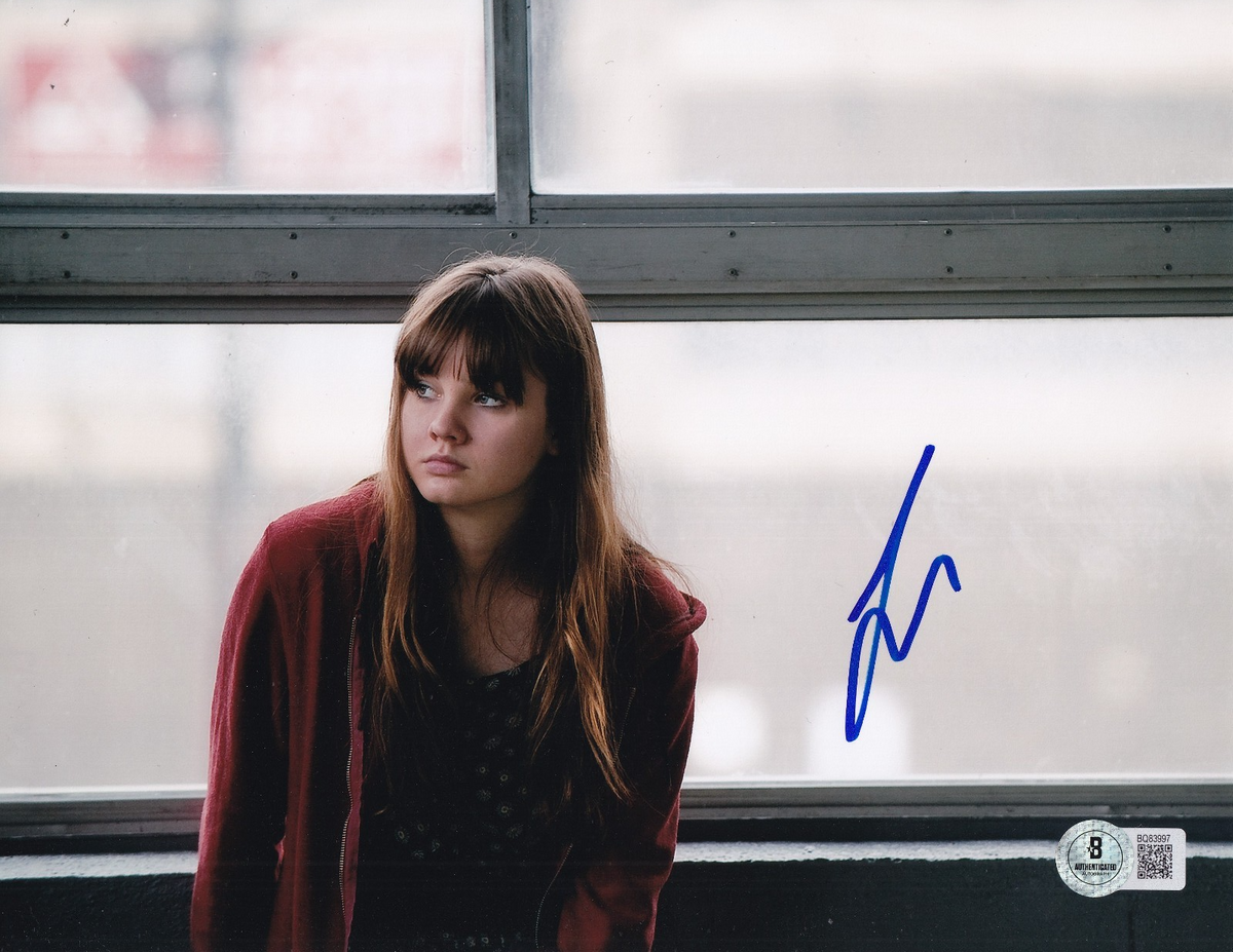 LIANA LIBERATO signed (ERASED) Amy Logan movie 8X10 photo BECKETT BQ83997