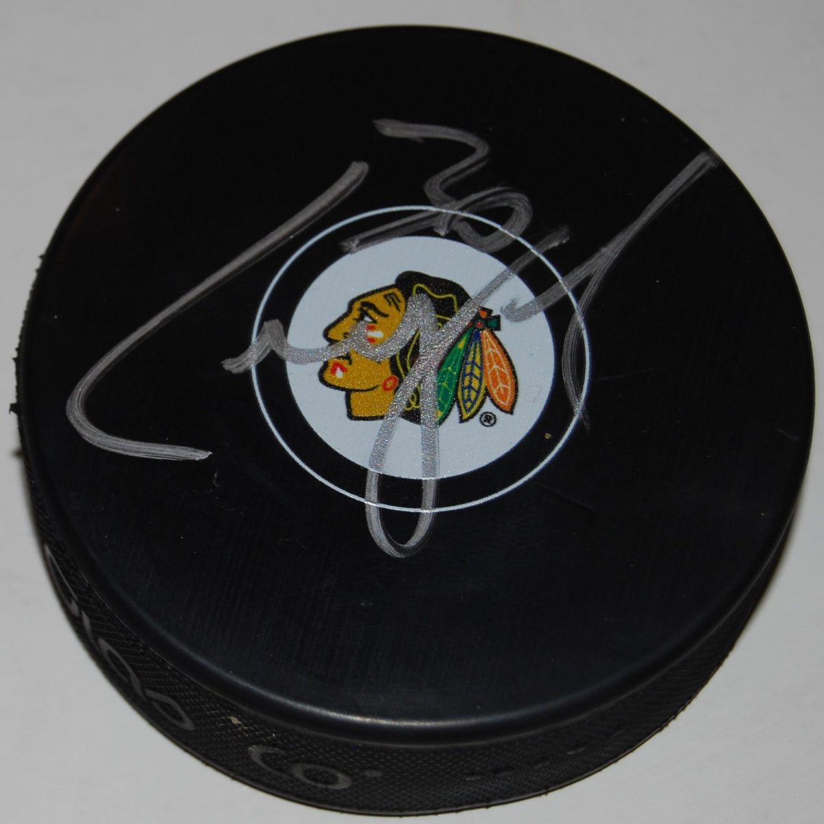 CAM WARD signed (CHICAGO BLACKHAWKS) Souvenir logo hockey Puck W/COA