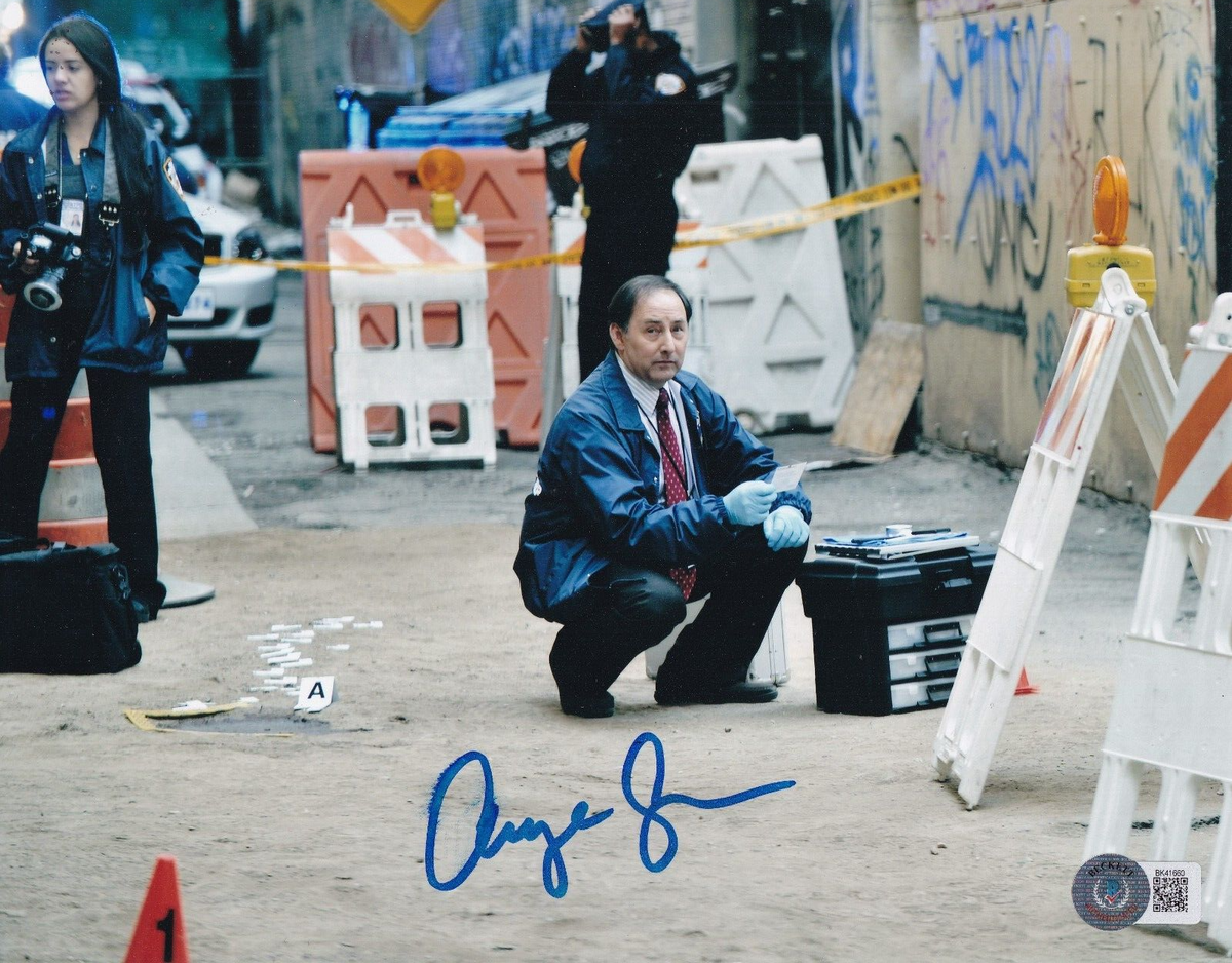 ARYE GROSS signed (CASTLE) M.E. Sidney Perimutter 8X10 photo BECKETT BAS BK41660