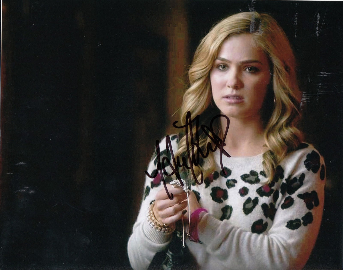 Haley Lu Richardson signed *RAVENSWOOD* Tess Hamilton 8X10 photo W/COA #2
