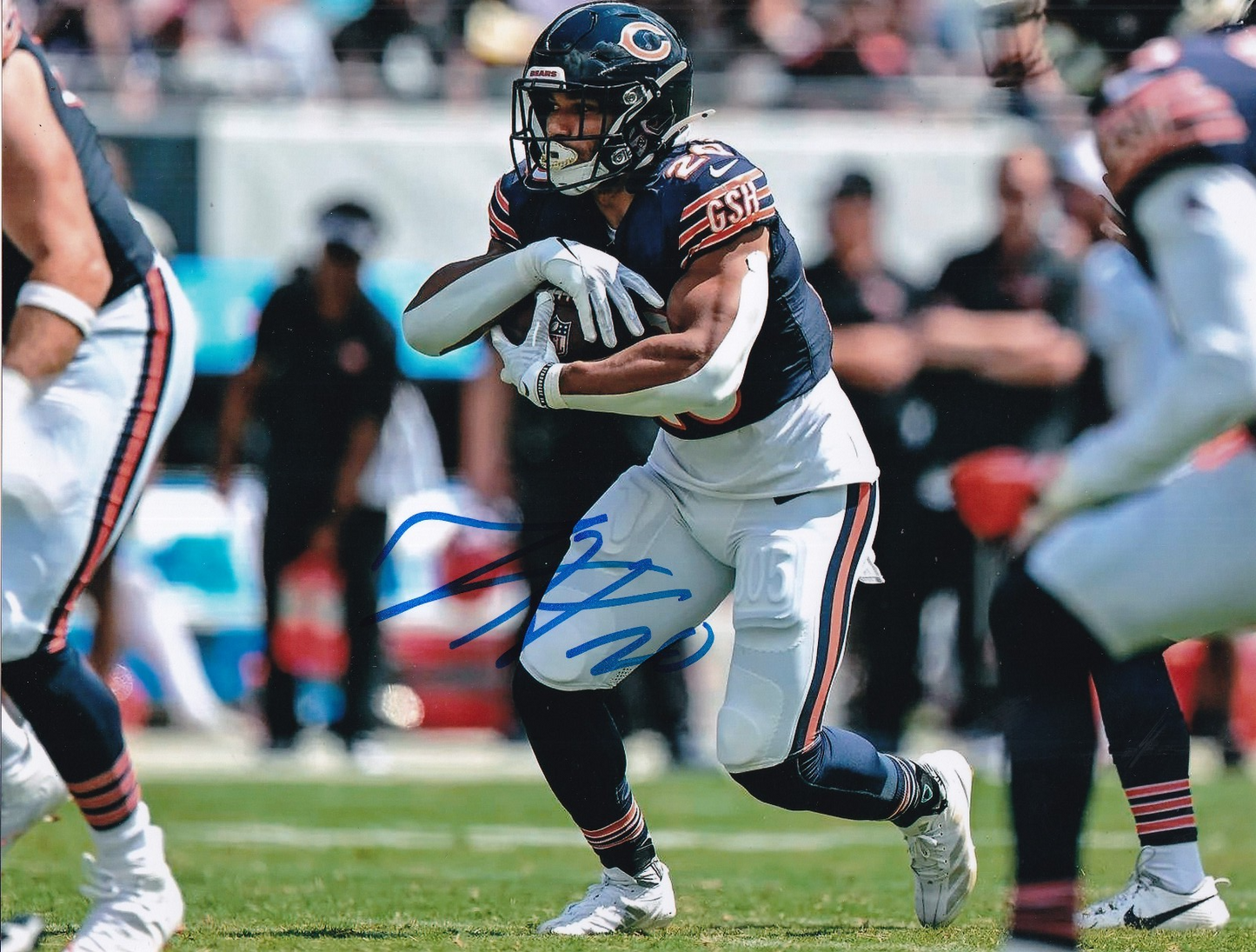 TRAVIS HORNER signed (2025 CHICAGO BEARS) autograph football 8X10 photo W/COA #2