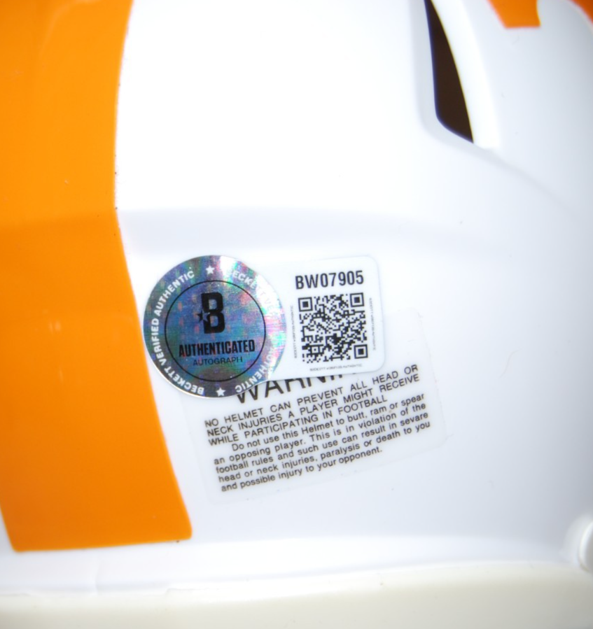CHARLES DAVIS signed (TENNESSEE VOLUNTEERS) mini football helmet BECKETT BW07905