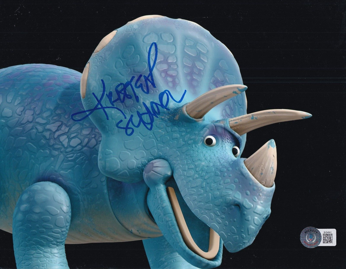 KRISTEN SCHAAL signed (TOY STORY) Movie *Trixie* 8X10 BECKETT BAS BJ54641