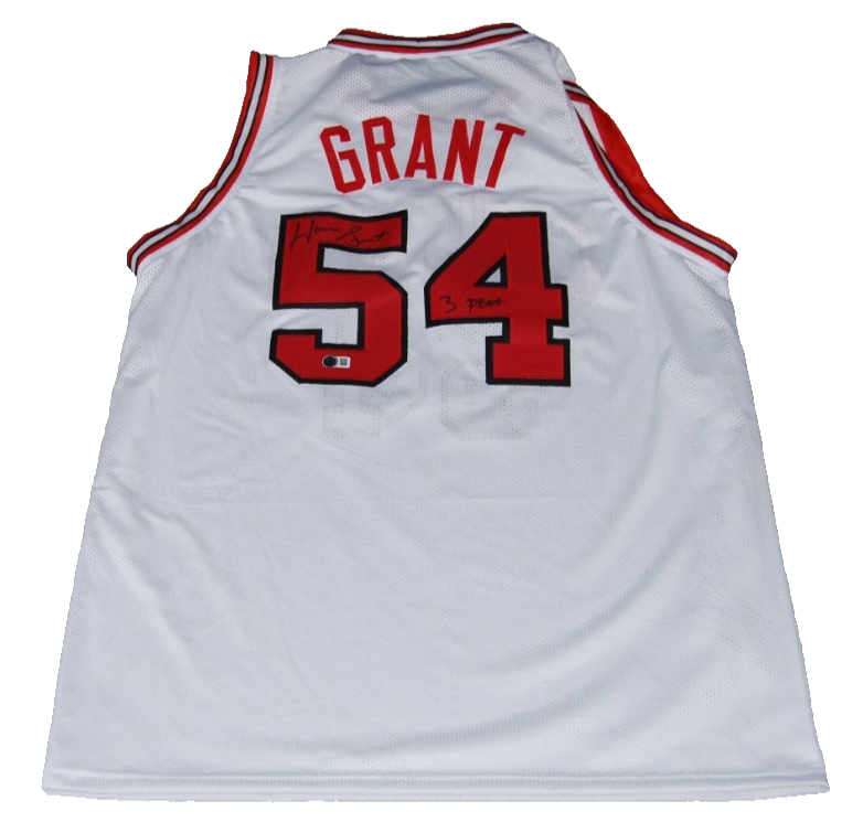 HORACE GRANT signed (CHICAGO BULLS) white XL basketball jersey BECKETT 2W819379