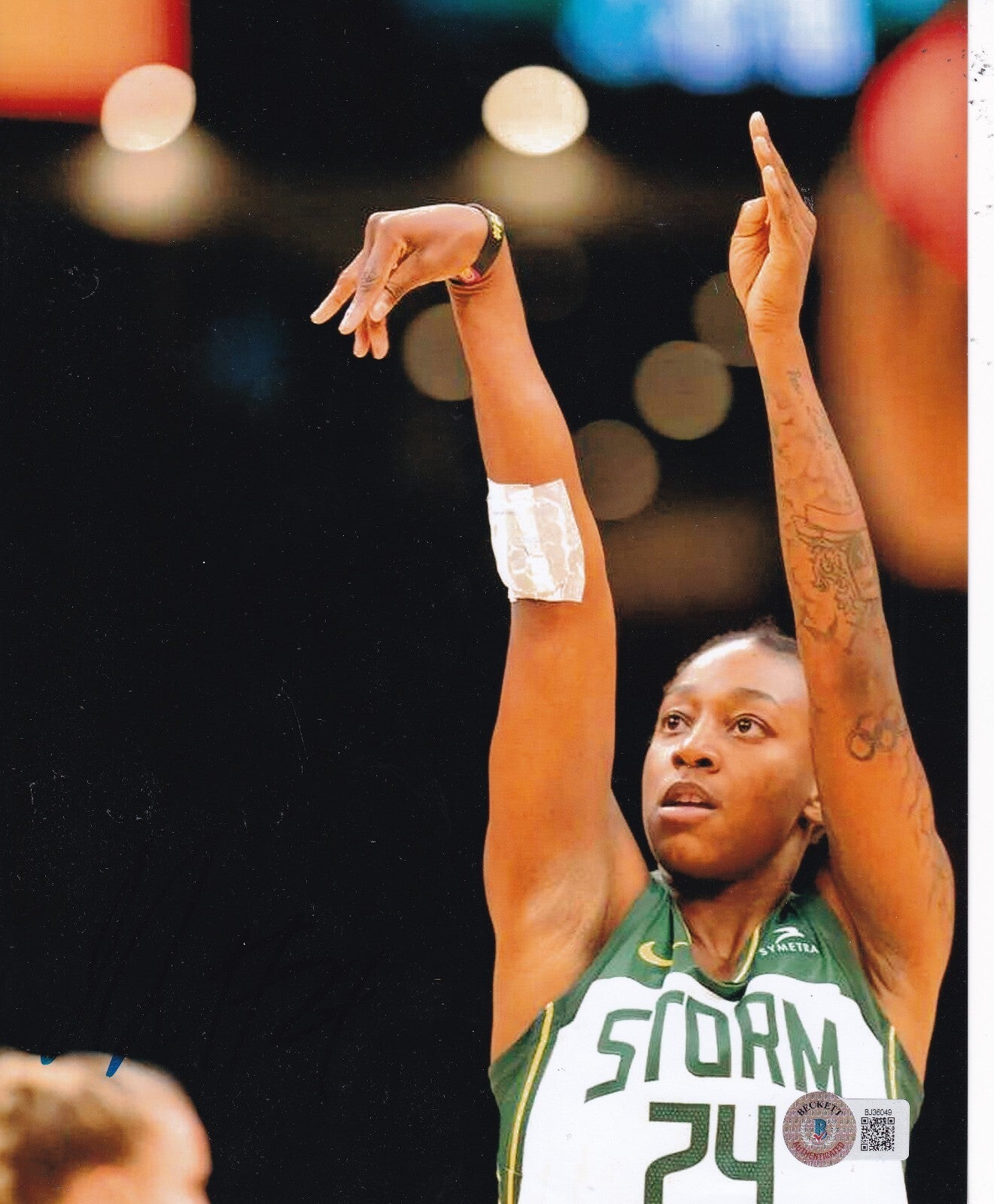 JEWELL LOYD signed (SEATTLE STORM) WNBA basketball 8X10 photo BECKETT BJ36049