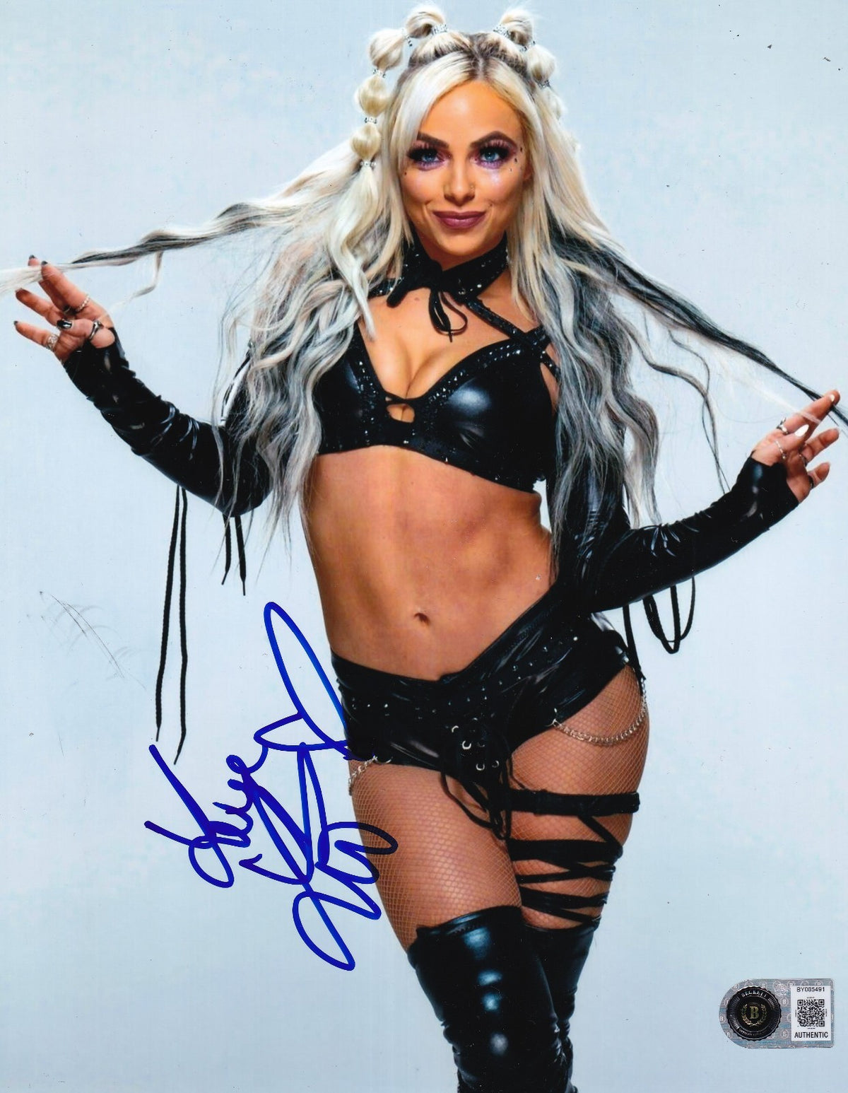 LIV MORGAN signed (WWE) RAW Wrestling DIVA 8X10 photo BECKETT BY085491