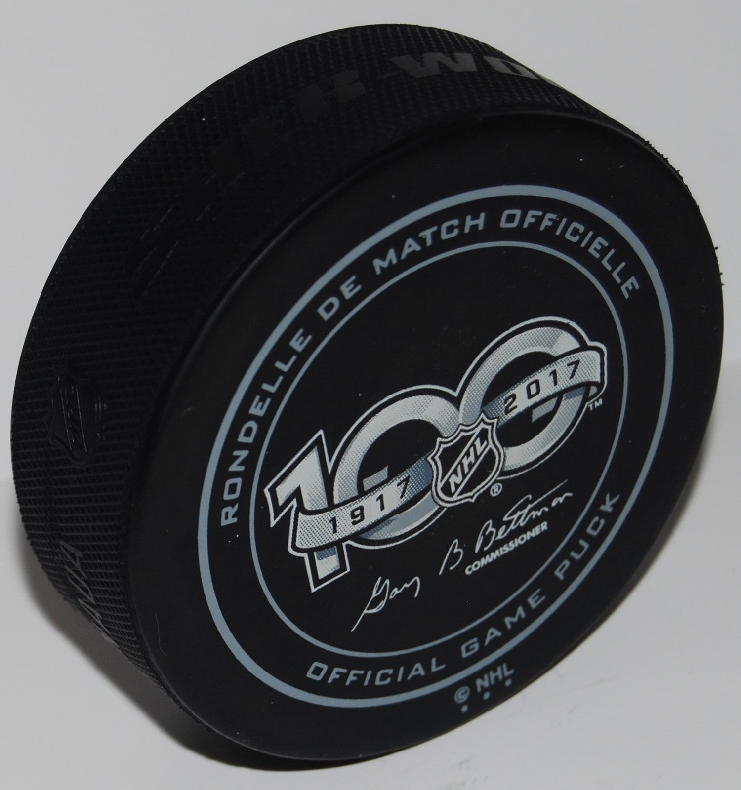 CHRISTIAN FISCHER signed (PHOENIX COYOTES) Official game hockey puck W/COA